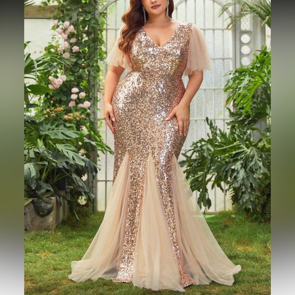 Elegant Sequin Evening Gown in Gold